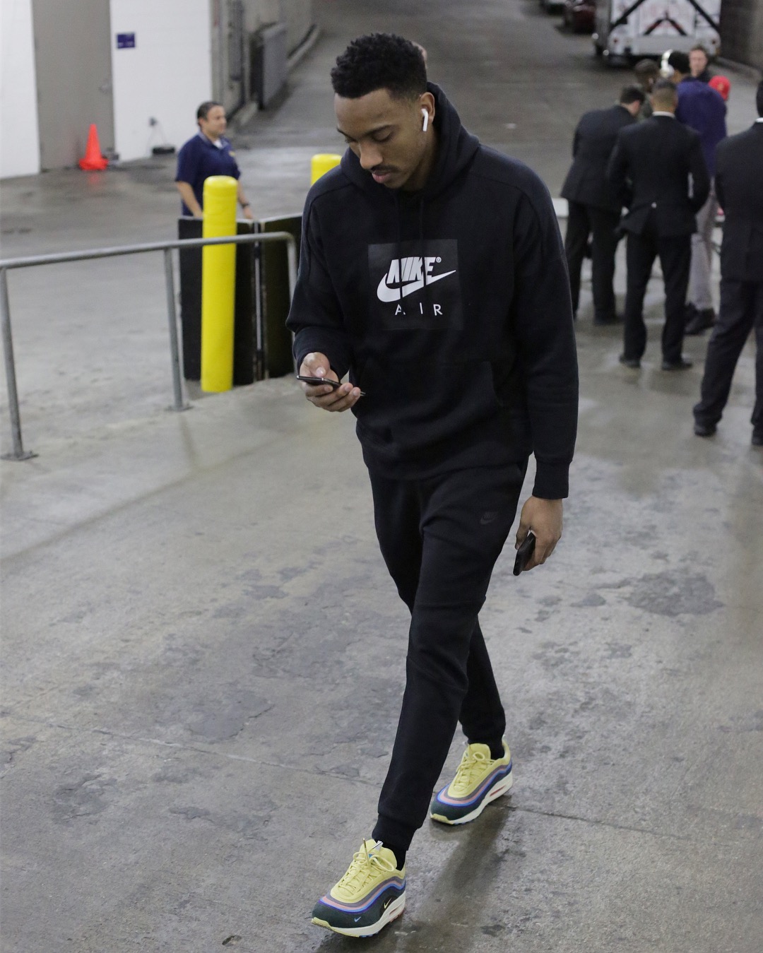 万博官方网站欧冠今晚再迎强敌，明尼苏达森林狼刷新队史纪录，主帅态度：更衣室稳定，资深球员宣示担当的简单介绍