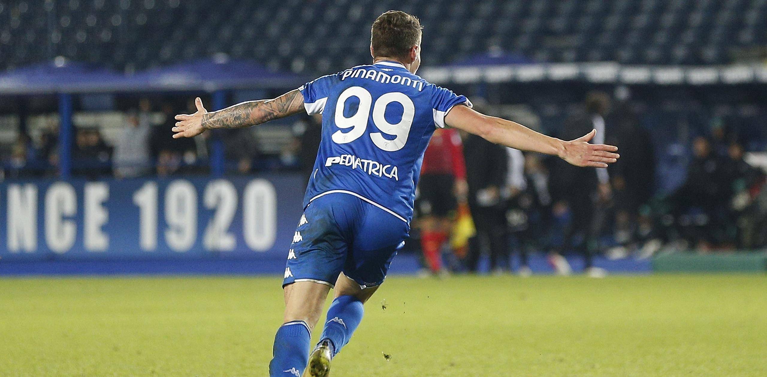 万博体育官网包含山东泰山篮板制胜备战意大利杯关键时刻俄克拉荷马雷霆强势反弹，网友：里程碑夜巴塞罗那绝杀压哨的词条